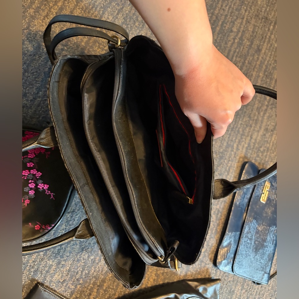 Women's Bag Lot - Picture 3 of 8